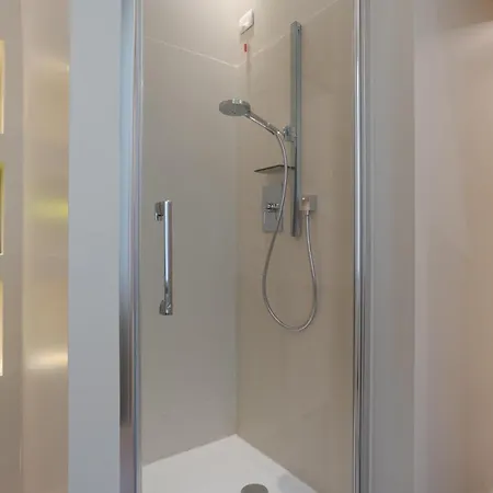 Del Vescovo - By Myhomeincomo Côme