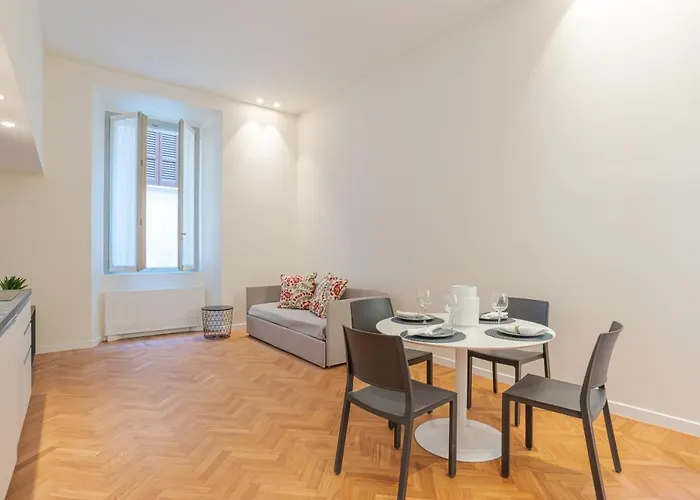 Del Vescovo - By Myhomeincomo Apartamento *